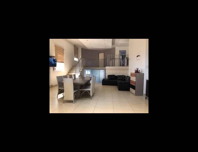 5 BEDROOM HOUSE FOR SALE IN OVERPORT